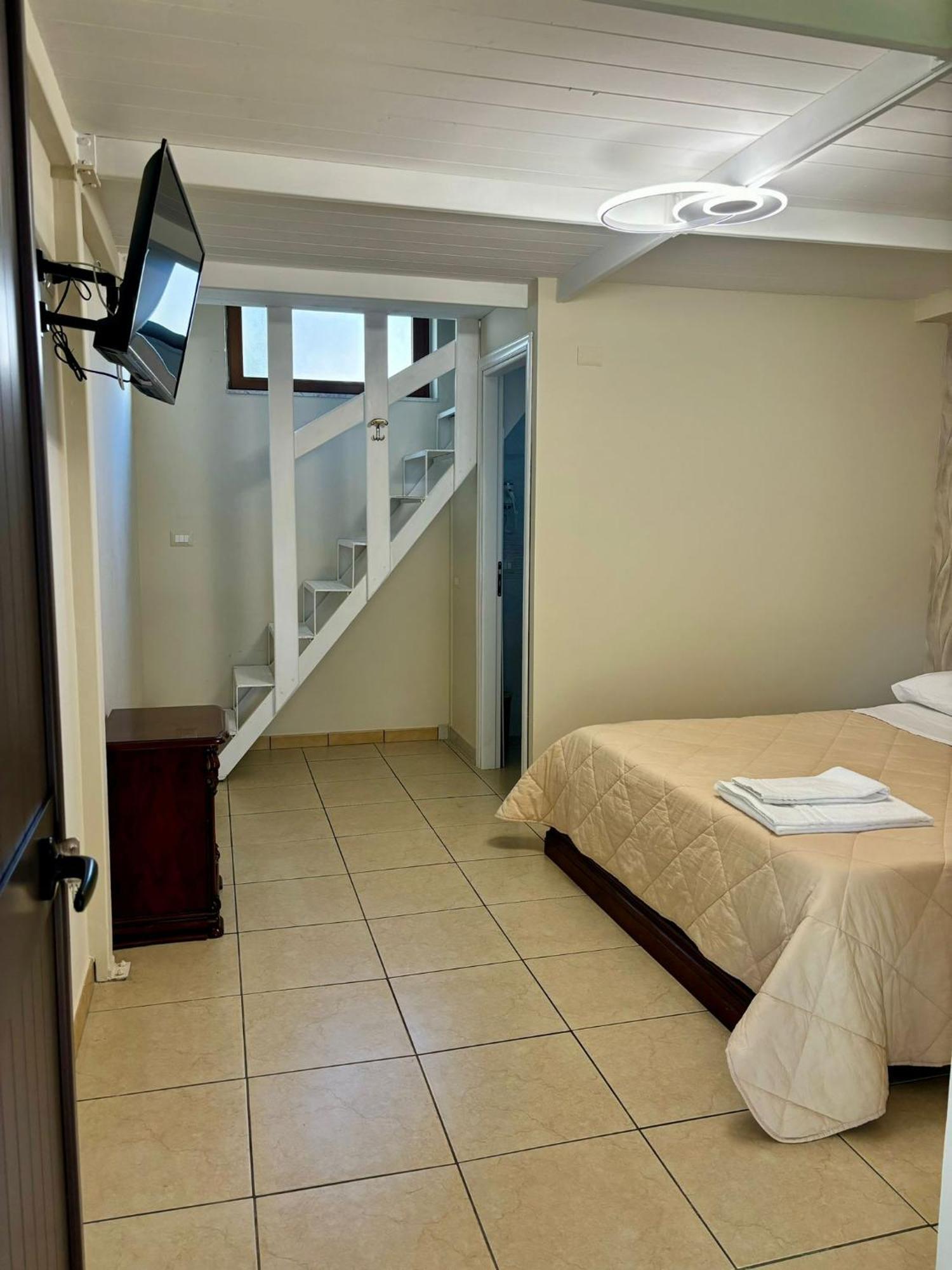 كامبانيا Rooms & Restaurant Il Castagneto المظهر الخارجي الصورة